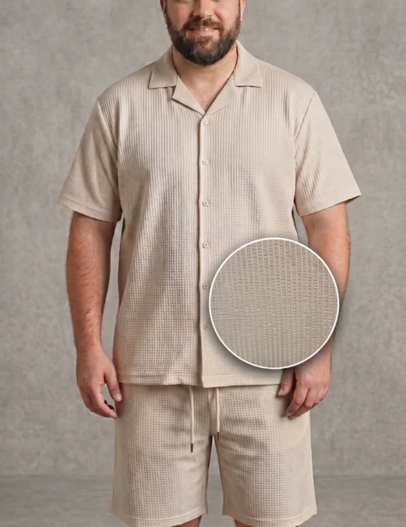 חליפת פס מכופתרת